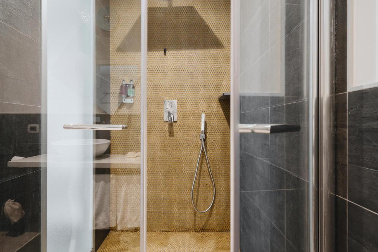 Montenapoleone Suites Milan Luaran gambar